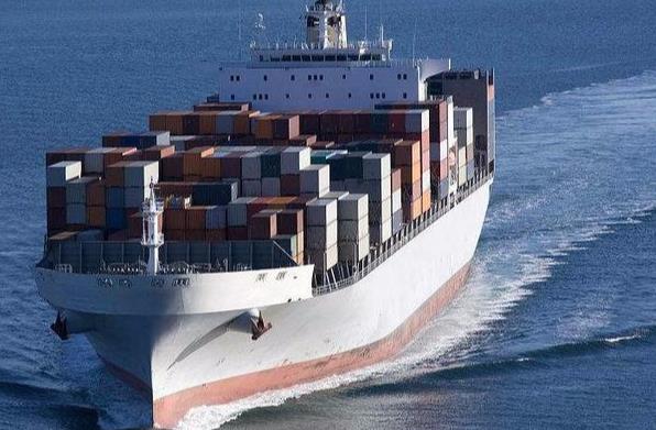 菲律賓物流發(fā)揮著橋梁的作用，推動著菲律賓經(jīng)濟(jì)的蓬勃發(fā)展