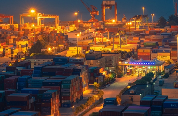 隨著國際貿(mào)易的不斷發(fā)展，美國貨代行業(yè)也將會迎來更廣闊的發(fā)展空間