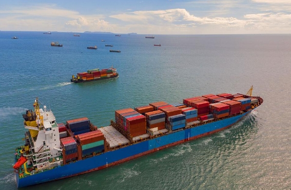 隨著全球化的深入發展，國際物流公司也面臨著越來越多的挑戰和機遇