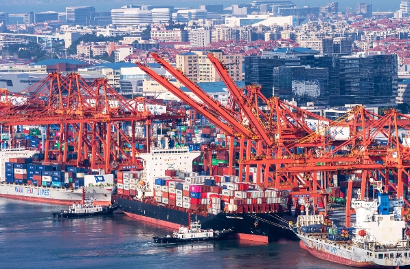 東南亞地區以其獨特的經濟發展潛力，逐漸成為了全球貿易的重要一環