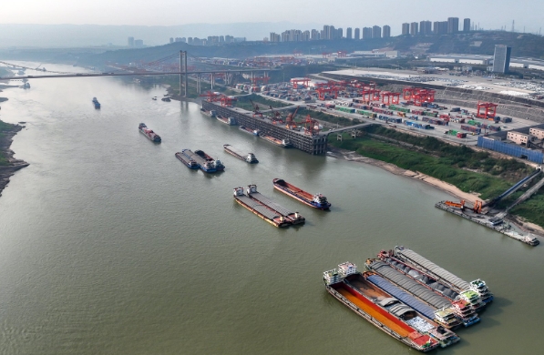 國際貨運代理憑借其獨特的優(yōu)勢，成為物流領(lǐng)域的樞紐與變革者