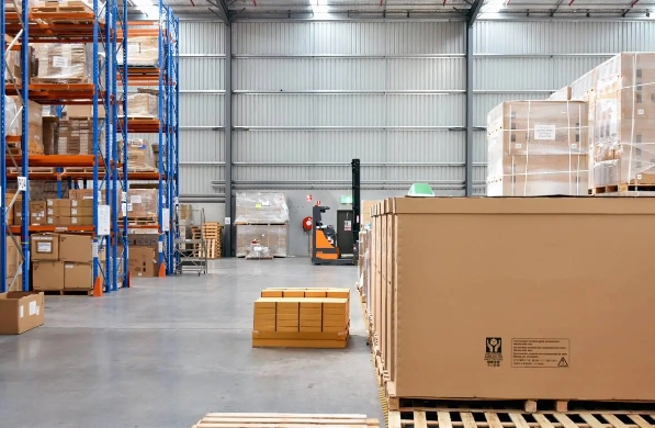 跨國物流正在經歷著前所未有的變革，推動著全球供應鏈的不斷優化