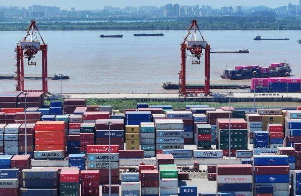 上海貨代的獨特優勢、發展趨勢及其在全球貿易中的重要作用是什么？